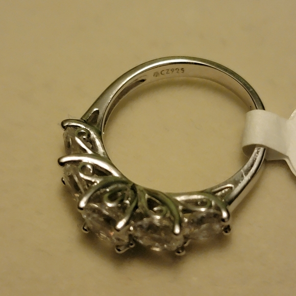 Sterling silver with CZ size 5 - Picture 3 of 3